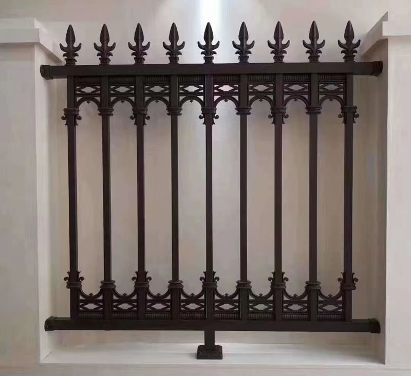 Ͻ